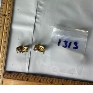 Vintage Gold Leaf Clip On Earrings Dangle Fashion Jewelry